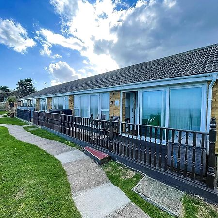 Lovely 5 Berth Bungalow At Waterside Village Park In Corton Ref 14006W Lowestoft Exterior foto